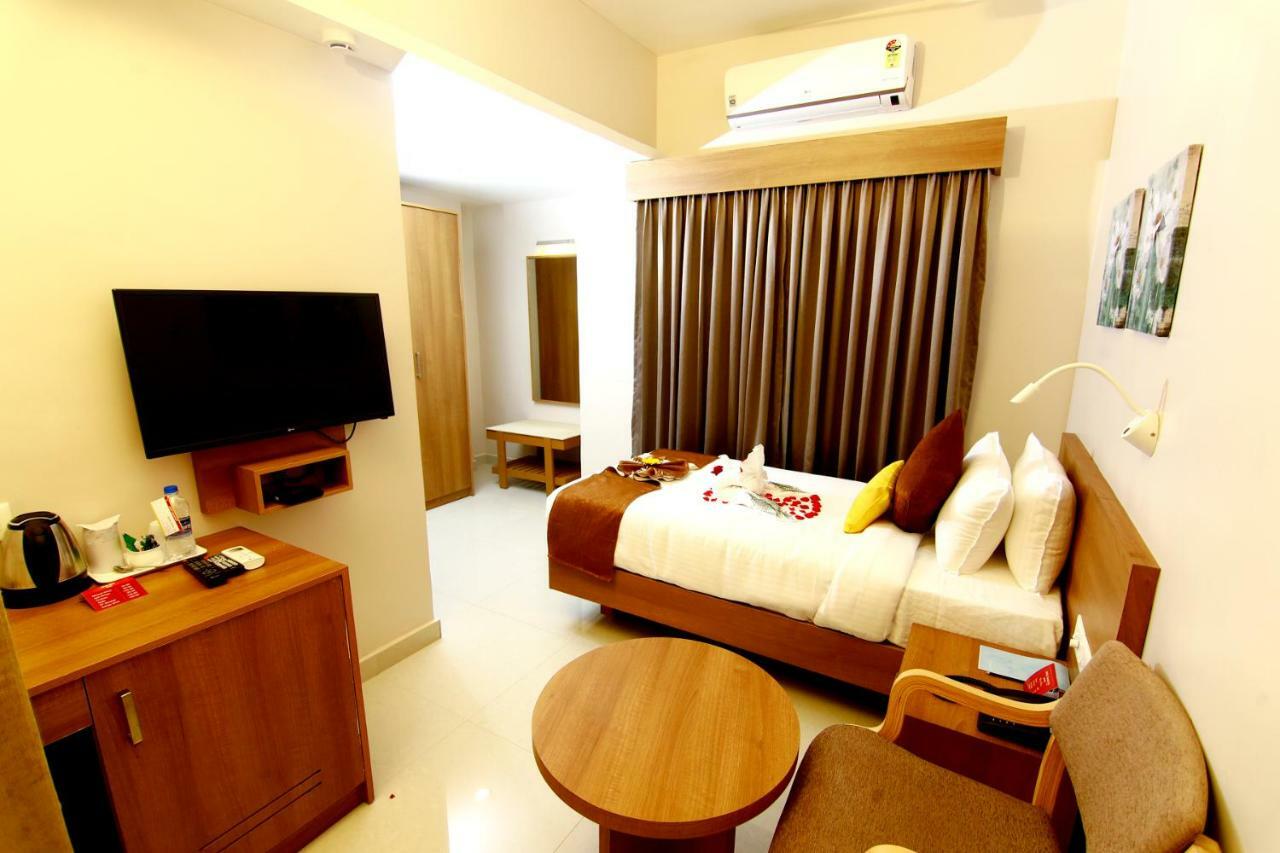 Hotel Panacea Ventures Kollam Bagian luar foto